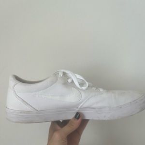 Men’s Nike White Sneakers